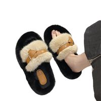 Intérieur confortable pour femmes pour pantoufles Boucle Accent Furry Flat Slides Featuring