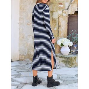Robe midi à manches longues pour femme, col rond, rayée, coupe ample avec fente latérale, tenue décontractée pour les vacances, robe en tricot respirante - Product Image 4