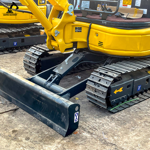Compacte innovante avec zéro rotation de queue et chenilles en caoutchouc Mini excavatrice Komatsu PC30 pour la construction urbaine - Product Image 2