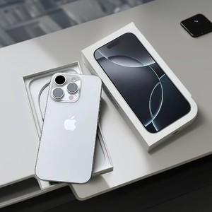 The factory sells second-hand smartphones such as <strong>iPhone</strong> 16, 16 Pro Max, 256GB/512GB, which are now available for purchase - Product Image 2