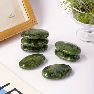 Pierre de cristal de jade vert poli en gros pour la décoration intérieure, le Feng Shui et les cadeaux de fêtes uniques - Product Image 5
