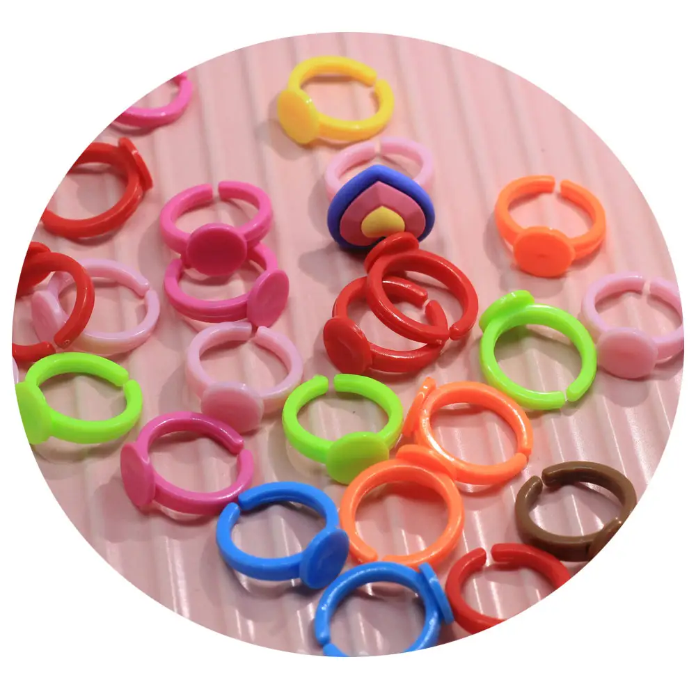 Plastik halkalar renkli ayarlanabilir halka çocuklar için 1000 adet/grup parmak zinciri aksesuarları tedarik