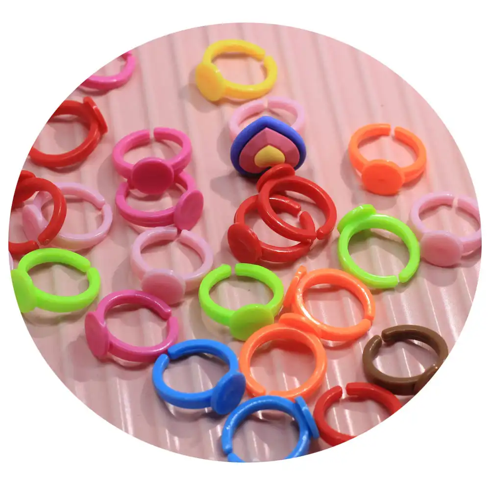 प्लास्टिक ओ के छल्ले रंगीन समायोज्य अंगूठी बच्चों के लिए 1000pcs/बहुत उंगली श्रृंखला सामान की आपूर्ति