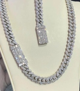Chaîne cubaine élégante en moissanite et diamant, idéale pour le quotidien et les cadeaux, disponible à prix abordable – Offre spéciale - Product Image 1