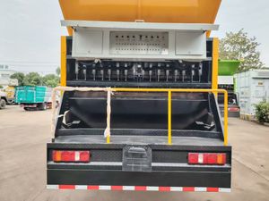 Sinotruk Howo TX 6*4 Kamyon 20 <span class=keywords><strong>m</strong></span>³ Yüksek Kaliteli Senkron Çip Serpme Makinesi Asfalt Serpme Cihazı Euro 2 Sol Direksiyonlu - Product Image 2