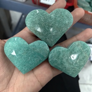 Cristal de amazonita de grado AAA al por mayor, forma de corazón [boho], atracción de riqueza, piedra decorativa, virutas de piedra en bruto talladas, mineral - Product Image 2