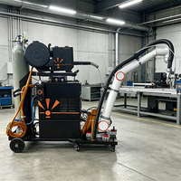 Robot de soldadura colaborativo con antorcha para soldadura de vigas H en fabricación de metales de alta resistencia.