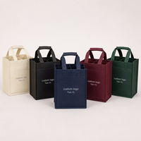 Sac de transport réutilisable pour 4 bouteilles de vin en non-tissé, avec logo personnalisé, séparateurs et poignées courtes, idéal pour la vente au détail et les cadeaux.