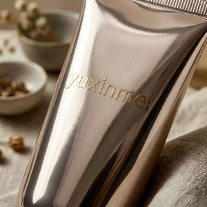 Emballage de luxe pour soins de la peau Yuxinmei D40 ABL Tube avec bouchon extérieur en acrylique à bords arrondis et bordure dorée métallique - Product Image 3