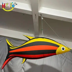 Hoge Kwaliteit Outdoor Oceaan Themafeest Decoratie Gigantische Kleurrijke Vliegende Opblaasbare Vissen