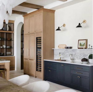 Armoires de cuisine en bois massif de style scandinave, chêne clair, style Shaker, avec comptoirs en marbre - Product Image 2