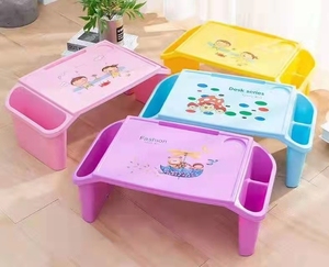 Mesa de estudio de plástico para niños, mesa pequeña de plástico PVC con ranura para tarjeta de ordenador y portavasos - Product Image 6