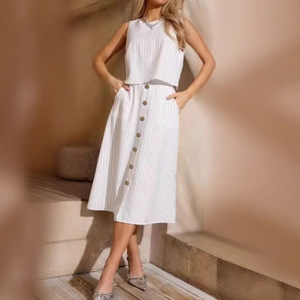 เสื้อกั๊กแขนกุดคอกลมสำหรับผู้หญิงแบบใหม่พร้อมกระโปรงติดกระดุม - ชุดลำลองสีพื้น 2 ชิ้น สไตล์แฟชั่น - Product Image 2