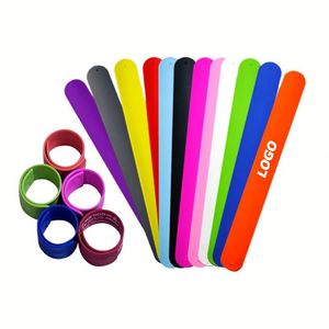 Bracelet en silicone à logo personnalisé, couleur unie, pour promotions et événements - Product Image 1