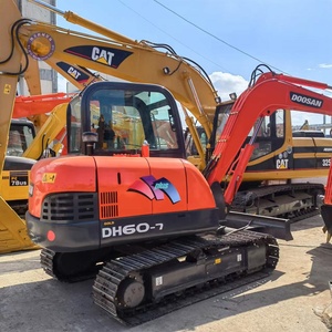 Mini-excavatrice d'occasion populaire Doosan DH60 6 tonnes, conception compacte pour chantiers restreints, pompe hydraulique, moteur, roulement, engrenage - Product Image 1