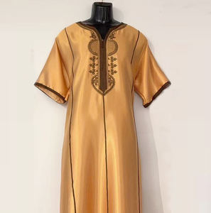 ثوب رجالي مغربي جديد لعام 2025 بتصميم إسلامي أفريقي مخطط من قماش لامع بأكمام قصيرة ومطرز - Product Image 3