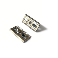 Accessoires d'usine écologiques et durables : Vis et pinces en aluminium pour panneaux muraux et de sol composites WPC, conception industrielle pour hôpitaux