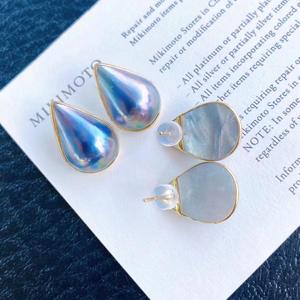 Boucles d'oreilles pendantes classiques pour femmes, plaquées or 18 carats, imitation perle de marbre bleu, forme goutte d'eau, 13x20mm, style vintage, bijoux tendance - Product Image 3