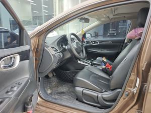 <span class=keywords><strong>Venta</strong></span> al por Mayor <span class=keywords><strong>de</strong></span> <span class=keywords><strong>Autos</strong></span> YT para Nissan Sylphy 2019 2020 2021 2022, Auto Usado Blanco <span class=keywords><strong>de</strong></span> Alta Calidad, Eficiente en Combustible, Elegante y Privado - Product Image 3