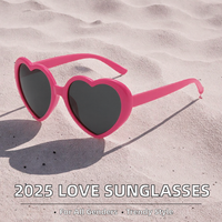 Nouvelles Lunettes de Soleil 2026 Carina Lau en Forme de Cœur, Montures Légères en PC, Rouge Bleu Gris, Protection UV400