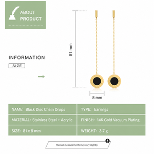 Boucles d'oreilles pendantes en chaîne de disques acryliques noirs, en acier inoxydable plaqué or 14 carats sous vide, avec bordure à chiffres romains, 81 mm, bijoux - Product Image 4