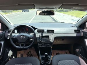 Voiture <span class=keywords><strong>d</strong></span>'<span class=keywords><strong>occasion</strong></span> en bon état Volkswagen <span class=keywords><strong>Santana</strong></span> 1.6L Essence Manuelle Berline Conduite à Gauche 5 Vitesses Coffre Spacieux Véhicule <span class=keywords><strong>d</strong></span>'<span class=keywords><strong>occasion</strong></span> fiable - Product Image 3