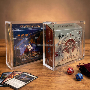 Boîte de présentation TCG en acrylique pour booster de cartes Magic the Gathering, <span class=keywords><strong>Le</strong></span> <span class=keywords><strong>Seigneur</strong></span> <span class=keywords><strong>des</strong></span> <span class=keywords><strong>Anneaux</strong></span>, Contes de la Terre du Milieu - Product Image 6