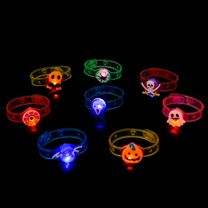 Bracelets lumineux d'Halloween, bracelets de dessin animé qui s'illuminent avec des lumières LED pour la décoration de fête - Product Image 3