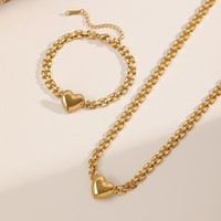 Ensemble de bijoux en acier inoxydable plaqué or 18 carats avec cœur en relief, collier et bracelet à chaîne épaisse