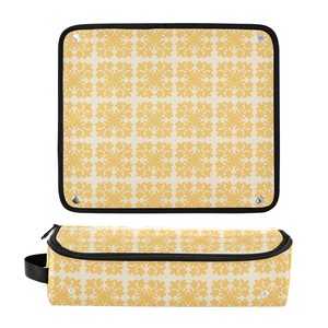 2-in-1 Portable Curling Iron Organizer <b>Case</b> Hawaii Quit Flower Women Travel Hair Tools Travel Bag with Heat Resistant Mat - Product Image 3