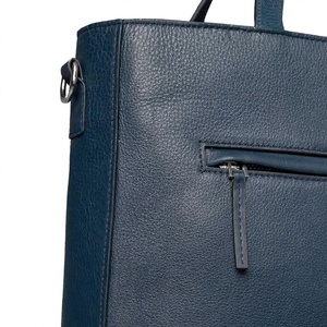 Sac fourre-tout unisexe en cuir véritable ELYSIAN INDUSTRIES, bleu marine uni, fermeture éclair, sangle réglable, durable, usage quotidien décontracté - Product Image 6