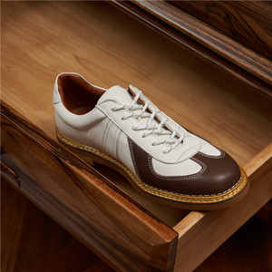 Chaussures de marche décontractées pour hommes en cuir véritable haut de gamme, grandes tailles, tendance et élégantes pour le quotidien - Product Image 4