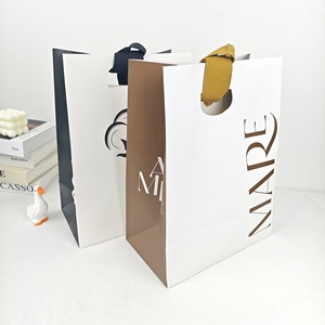 Sacchetti di <span class=keywords><strong>Carta</strong></span> Fustellati Personalizzati Versione Completa con Basso MOQ per Set Sportivi e Scarpe - Product Image 2