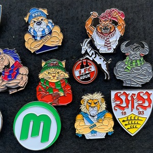 Broche de Aleación de la Juventus de la Bundesliga Serie A para Niños, Insignia, Medalla para Sombrero, Bolso, Decoración, Regalo de Fiesta o Compromiso - Product Image 1