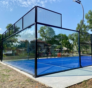 Cancha de Pádel Modular en Contenedor, Embalaje Plano Optimizado, Bajo Costo de Envío, Estructura Modular, Comercio Electrónico B2B, Oferta de Exportación - Product Image 1