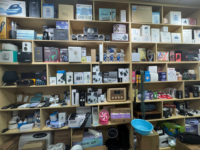 Vente en gros de montres intelligentes et de projecteurs de pointe, cadeaux de Noël, boîte mystère électronique