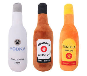 Peluches Personalizados de Alta Calidad con Forma de Botella de Whisky, Vodka y Tequila, Juguetes de Peluche para Mascotas - Product Image 1