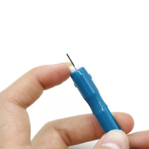 Outil d'insertion d'aiguille d'enfileur automatique Accessoire <span class=keywords><strong>de</strong></span> couture <span class=keywords><strong>de</strong></span> <span class=keywords><strong>femme</strong></span> au foyer âgée Accessoires <span class=keywords><strong>de</strong></span> vêtement <span class=keywords><strong>de</strong></span> courtepointe - Product Image 5