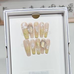<span class=keywords><strong>Uñas</strong></span> Postizas Rose Garden con Diseño Francés Hueco <span class=keywords><strong>de</strong></span> Mariposa y Rosa Pintada a Mano, Estilo Lujoso - Product Image 2