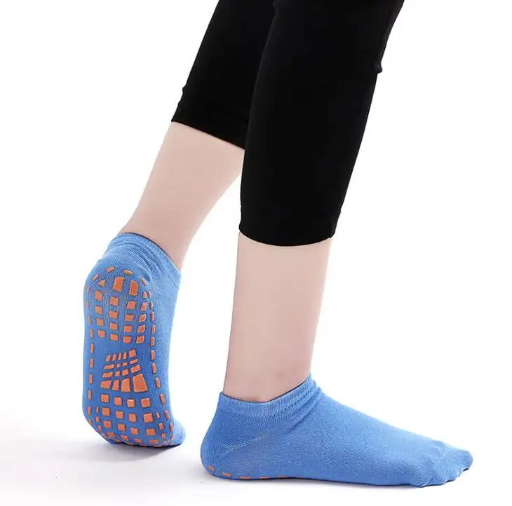 Custom Rubber Grips Yoga Sock Women Men Kids Non Slip Anti Skid Pilates Ankle Grip Custom Design Trampoline Socks