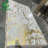 Alternative brillante élevée de surface de feuille de marbre d'or de PVC à la pierre naturelle pour la décoration de mur