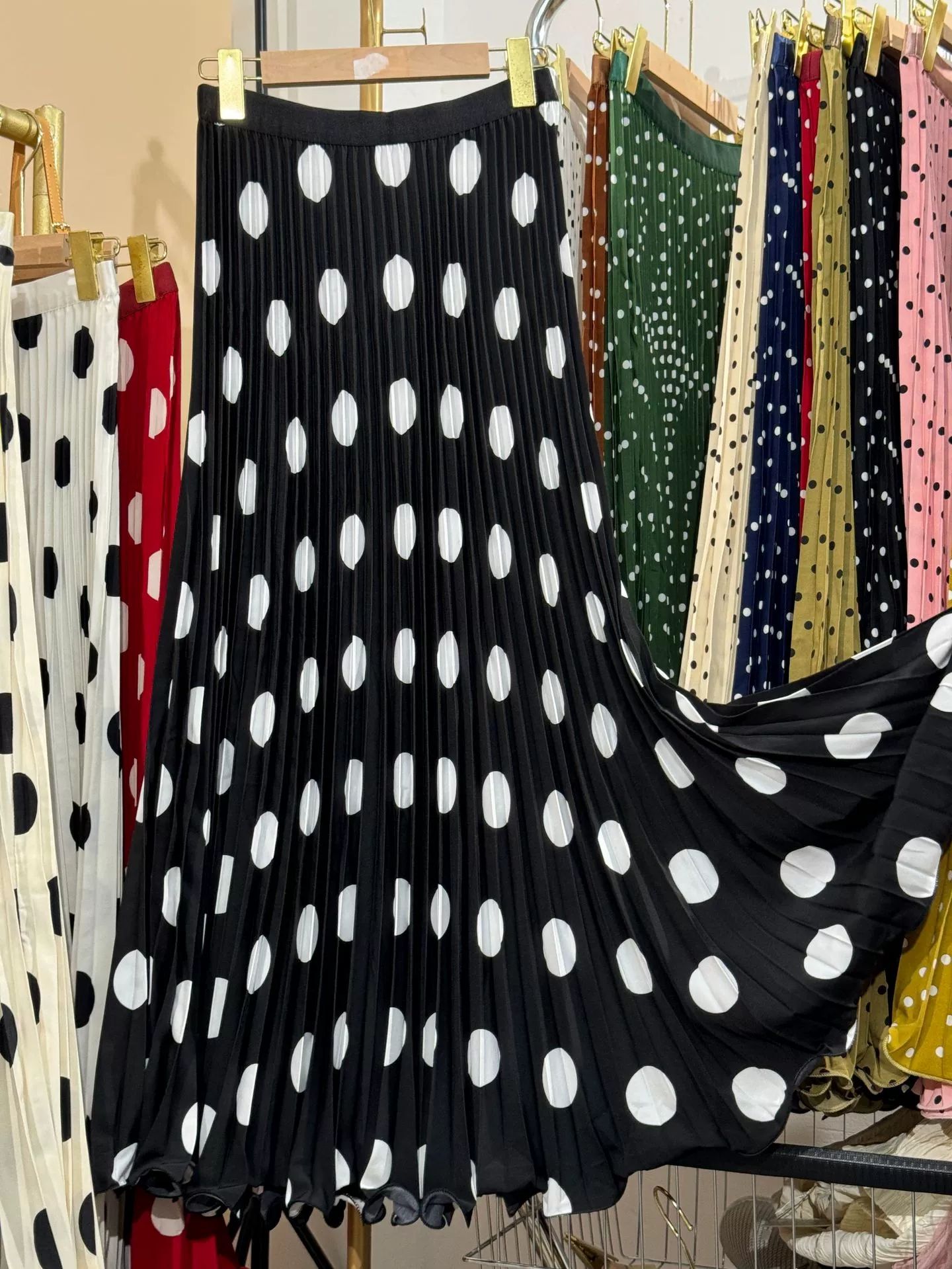 จุดใหญ่สีดำ