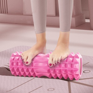 Rouleau de yoga solide en forme de croissant à picots de 33 cm, relaxant musculaire avec matériau en silicone antidérapant, léger, durable et écologique - Product Image 1