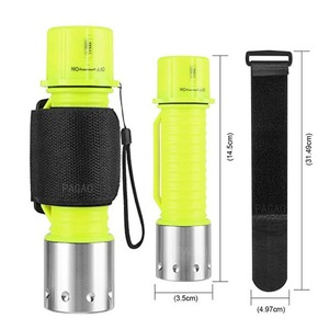 Luz de buceo impermeable recargable de 14,5 cm, haz de luz fuerte de plástico y metal para uso subacuático - Product Image 1
