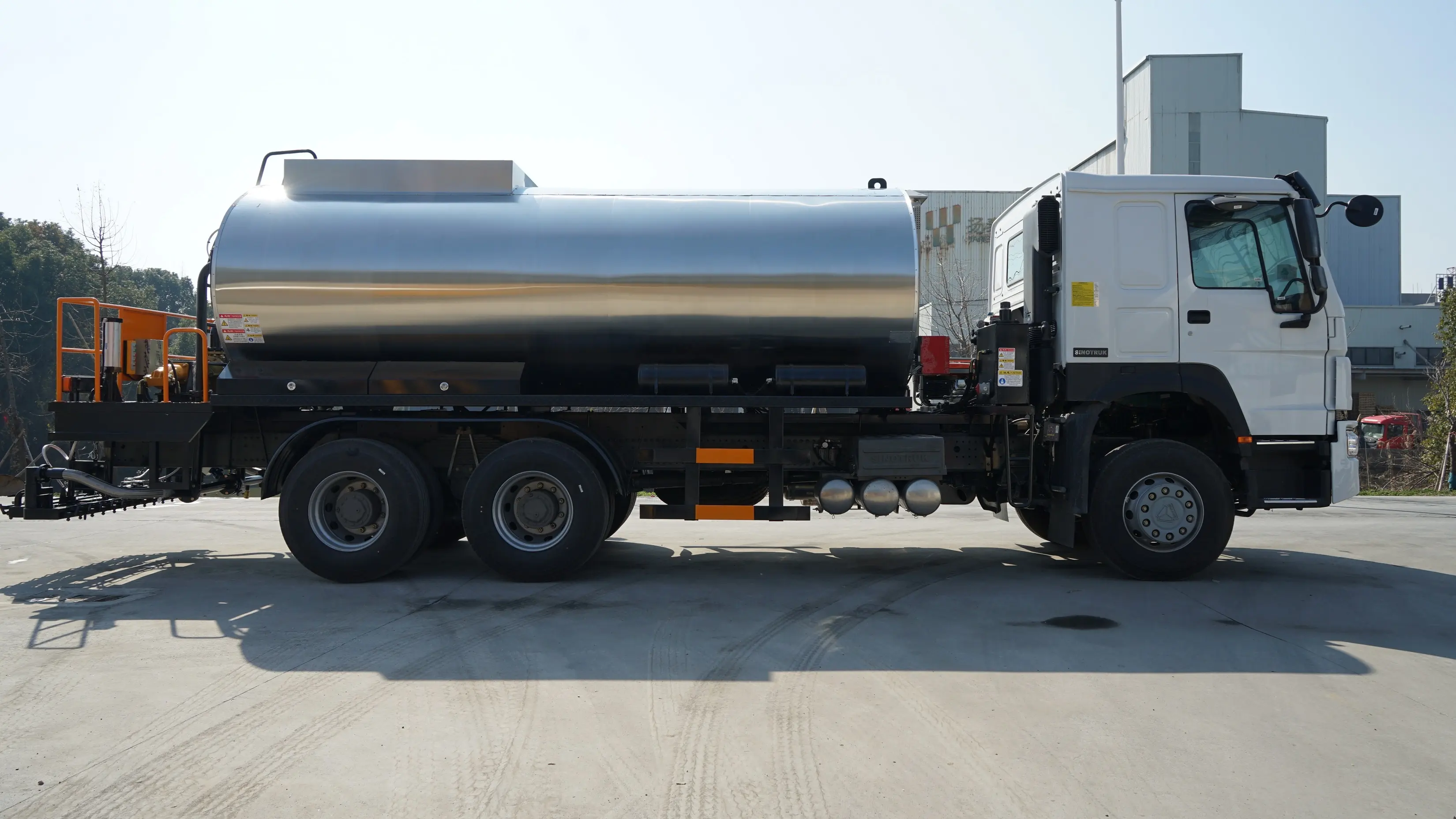 IKOM-fabricante de camiones de pulverización de asfalto, 15000L