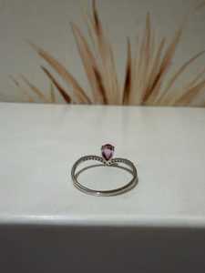 Anillo de Compromiso JEWELS BAE, Tradicional, de Oro Amarillo, con Zafiro Rosa Principal y Diamantes, Corte Pera, Media Eternidad, Talla Queen - Product Image 4