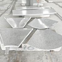 Panneau de revêtement incurvé moderne en granit blanc G303 poli, personnalisé en usine en Chine, pour façade de bâtiment