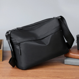 Nouveau sac bandoulière léger en nylon pour <span class=keywords><strong>homme</strong></span>, sac à l'épaule décontracté et tendance, mini sac de transport portable pour usage quotidien en extérieur - Product Image 4