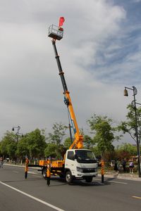 Camión con Plataforma de Trabajo Aérea Telescópica de 4 Secciones y 20 Metros de Foton para la Recolección de Frutas e Instalación de Postes de Servicios Públicos - Product Image 2