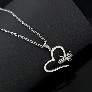 Collier pendentif en acier inoxydable rétro en forme <span class=keywords><strong>de</strong></span> cœur, style hip-hop, lavage, coupe, accessoires <span class=keywords><strong>de</strong></span> bijoux pour coiffeur, cadeau pour <span class=keywords><strong>les</strong></span> amis - Product Image 3